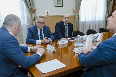 Рабочая встреча с представителями партии